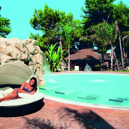 Hotel Barone Di Mare Melendugno Exterior foto